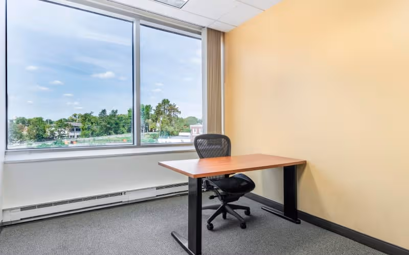 140 E Ridgewood Ave, Paramus, 50 DESKS 140 E Ridgewood Ave, Paramus image 1