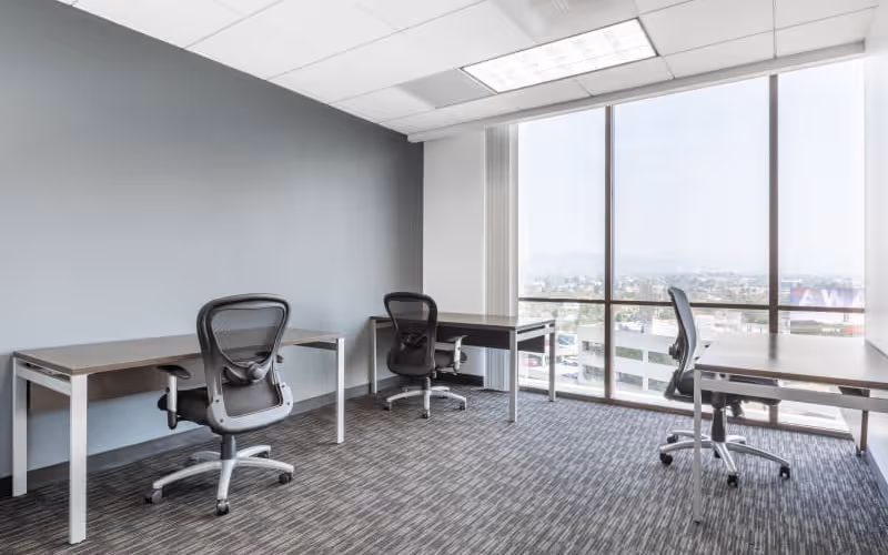 8383 Wilshire Blvd, Beverly Hills, 50 DESKS 8383 Wilshire Blvd, Beverly Hills image 1