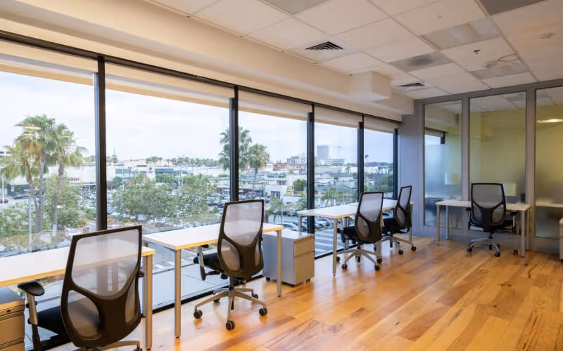 145 S Fairfax Avenue, Los Angeles, 50 DESKS 145 S Fairfax Avenue, Los Angeles image 1