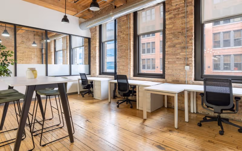 320 West Ohio, Chicago, 50 DESKS 320 West Ohio, Chicago image 1