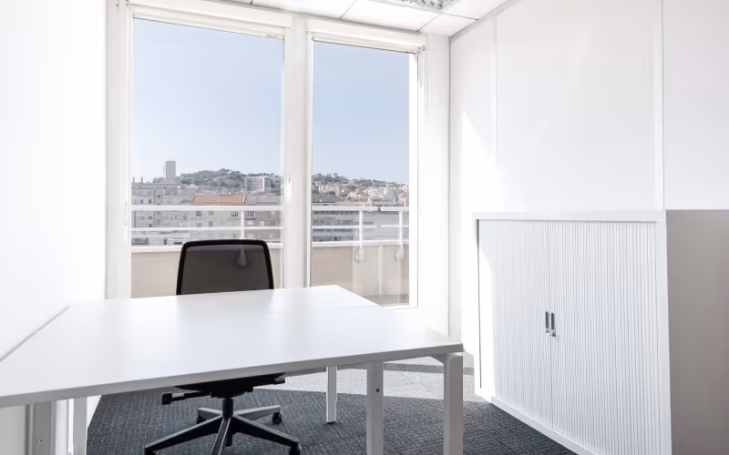 165 Avenue Du Prado, Marseille, 50 DESKS 165 Avenue Du Prado, Marseille image 1