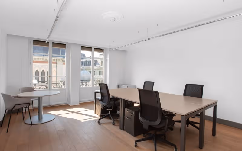 11 Bahnhofquai, Zurich, 50 DESKS 11 Bahnhofquai, Zurich image 1
