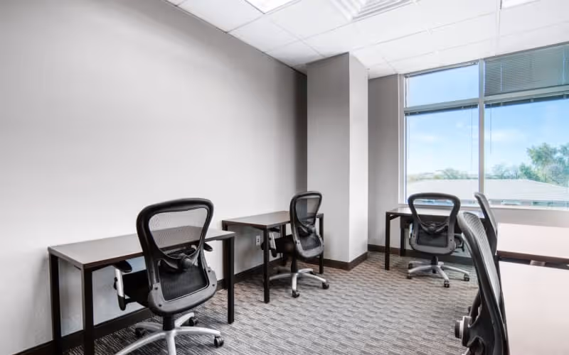 7047 E Greenway Parkway, Scottsdale, 50 DESKS 7047 E Greenway Parkway, Scottsdale image 1