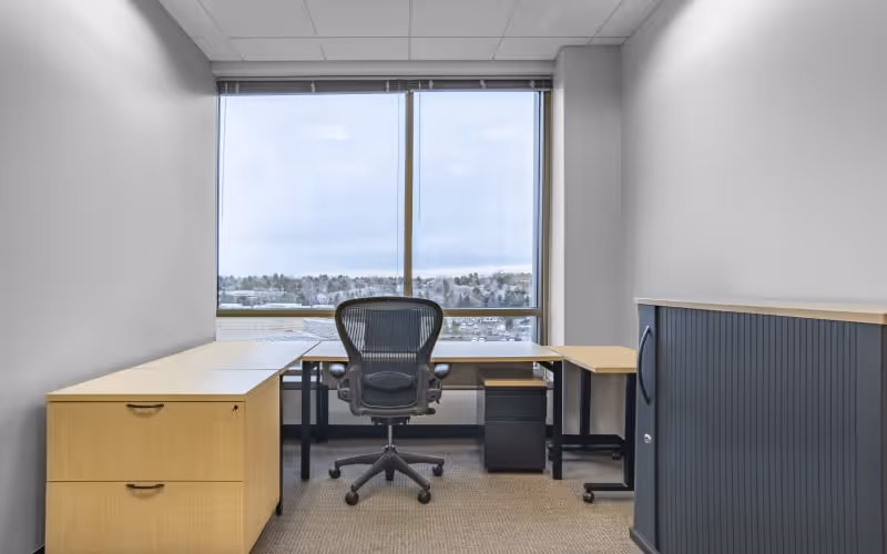 8400 East Crescent Parkway, Greenwood Village, 50 DESKS 8400 East Crescent Parkway, Greenwood Village image 1
