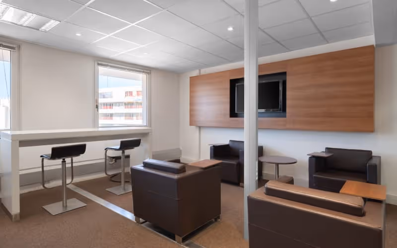 455 Promenade Des Anglais Hall C, Nice, 50 DESKS 455 Promenade Des Anglais Hall C, Nice image 1
