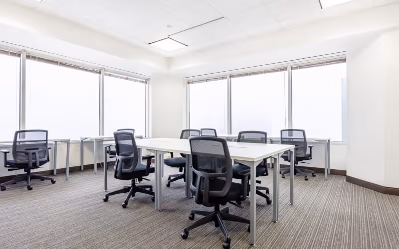 200 South Wacker Drive Downtown, Chicago, 50 DESKS 200 South Wacker Drive Downtown, Chicago image 1