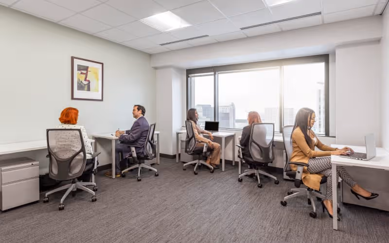 201 Street St Charles Ave, New Orleans, 50 DESKS 201 Street St Charles Ave, New Orleans image 1
