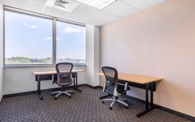 1 International Plaza Tinicum Township, Philadelphia, 50 DESKS 1 International Plaza Tinicum Township, Philadelphia image 1