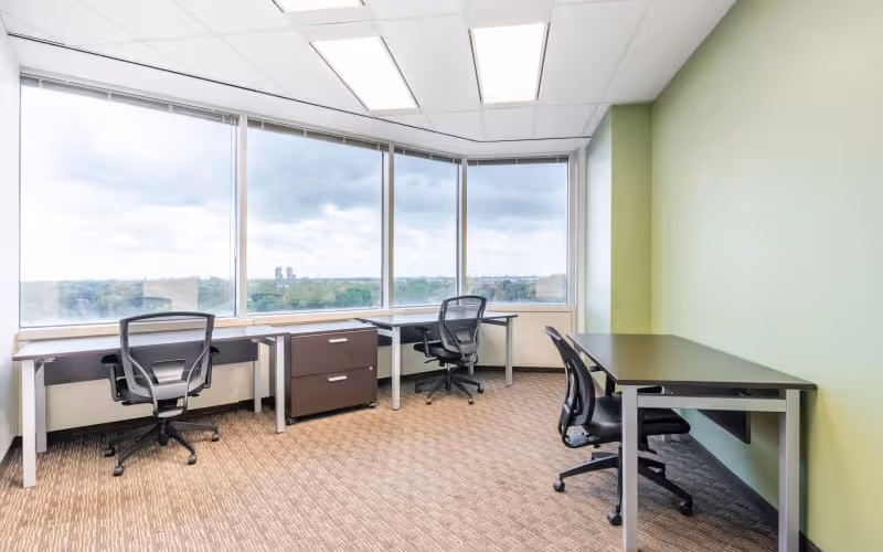 3250 Bloor Street West, Toronto, 50 DESKS 3250 Bloor Street West, Toronto image 1