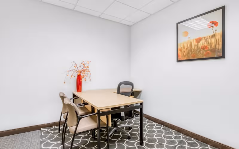 609 Sw 8th Street, Bentonville, 50 DESKS 609 Sw 8th Street, Bentonville image 1