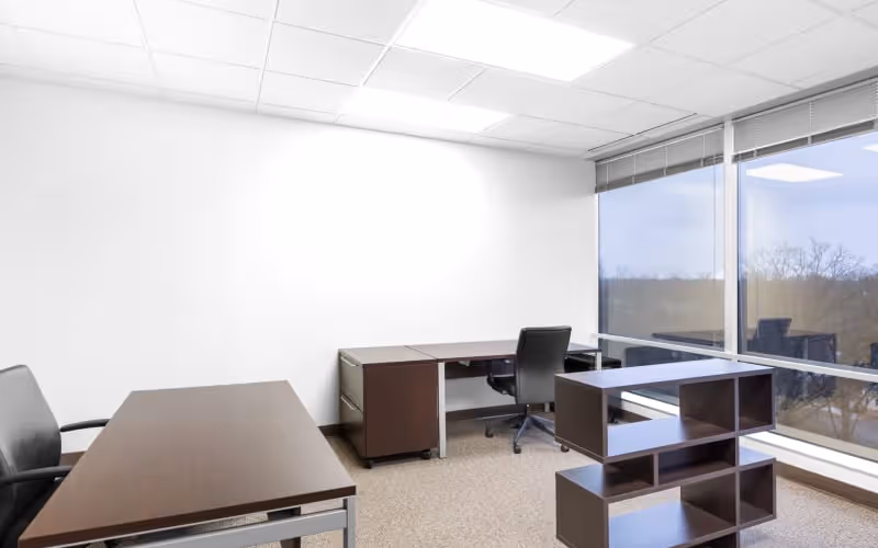 8044 Montgomery Rd, Cincinnati, 50 DESKS 8044 Montgomery Rd, Cincinnati image 1