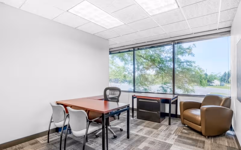 5 Revere Dr, Northbrook, 50 DESKS 5 Revere Dr, Northbrook image 1