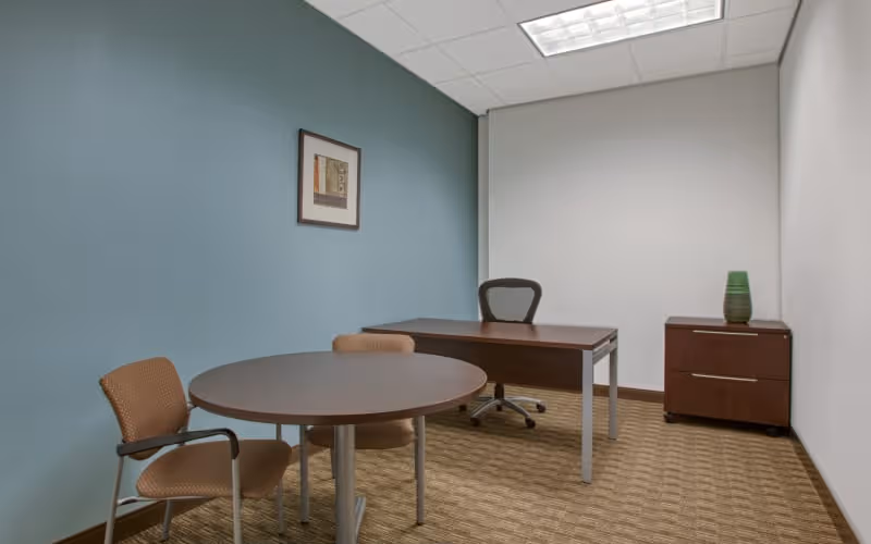 201 E Fifth Street, Cincinnati, 50 DESKS 201 E Fifth Street, Cincinnati image 1