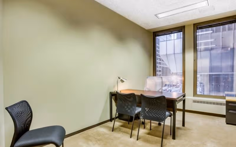 125 South Wacker Dr, Chicago, 50 DESKS 125 South Wacker Dr, Chicago image 1