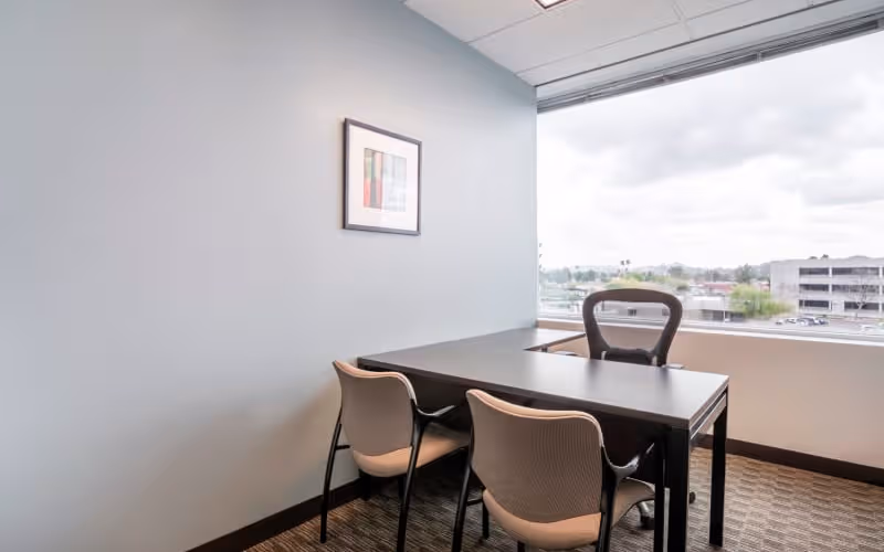 2550 W Union Hills Drive, Phoenix, 50 DESKS 2550 W Union Hills Drive, Phoenix image 1