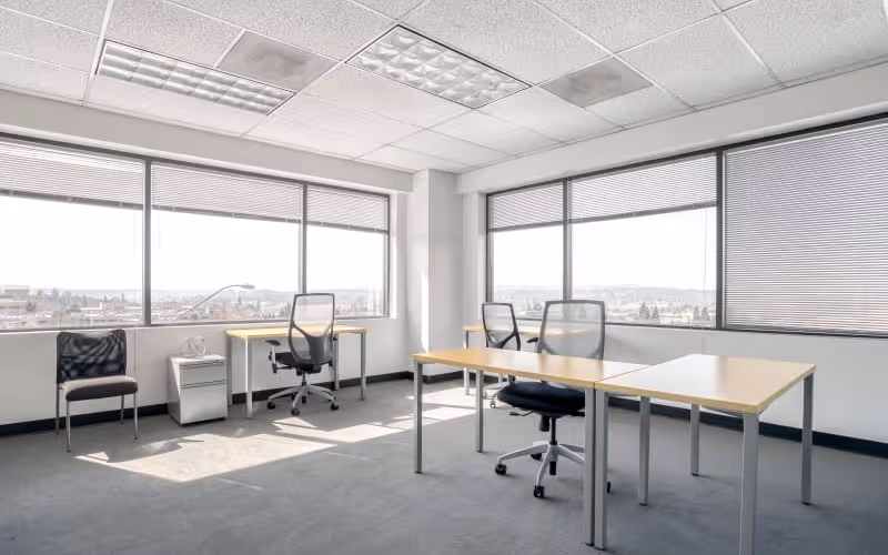 10121 Se Sunnyside Rd, Clackamas, 50 DESKS 10121 Se Sunnyside Rd, Clackamas image 1