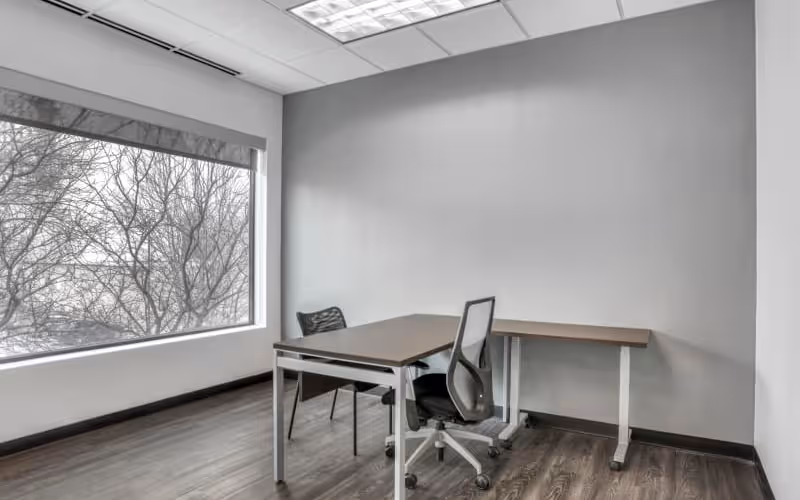 5113 S Harper, Chicago, 50 DESKS 5113 S Harper, Chicago image 1