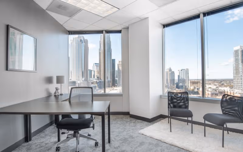 525 N Tryon St, Charlotte, 50 DESKS 525 N Tryon St, Charlotte image 1