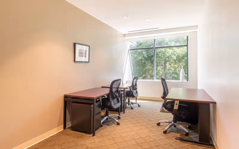 11340 Lakefield Drive, Johns Creek, 50 DESKS 11340 Lakefield Drive, Johns Creek image 1