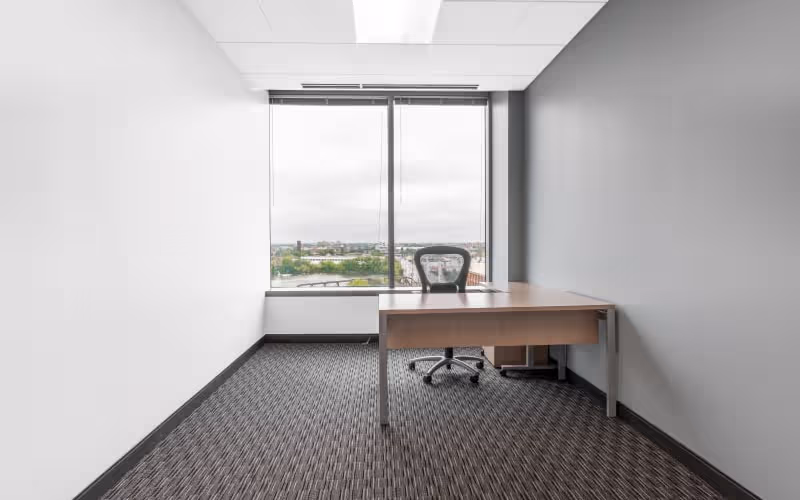 939 W North Ave, Chicago, 50 DESKS 939 W North Ave, Chicago image 1