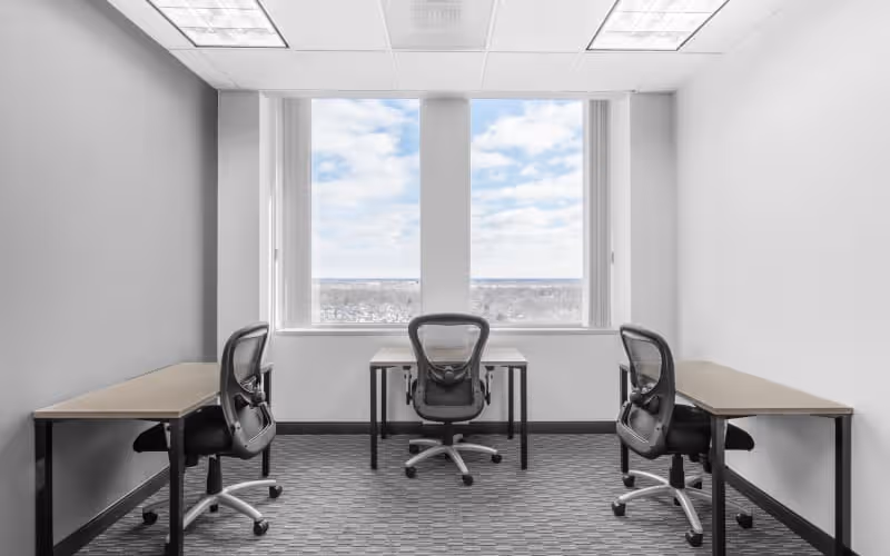101 West Big Beaver Road, Troy, 50 DESKS 101 West Big Beaver Road, Troy image 1