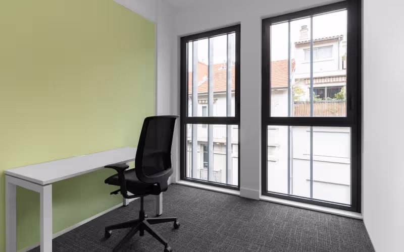 132 Rue Bossuet, Lyon, 50 DESKS 132 Rue Bossuet, Lyon image 1