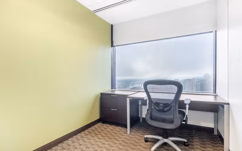 111 Sw 5th Ave, Portland, 50 DESKS 111 Sw 5th Ave, Portland image 1