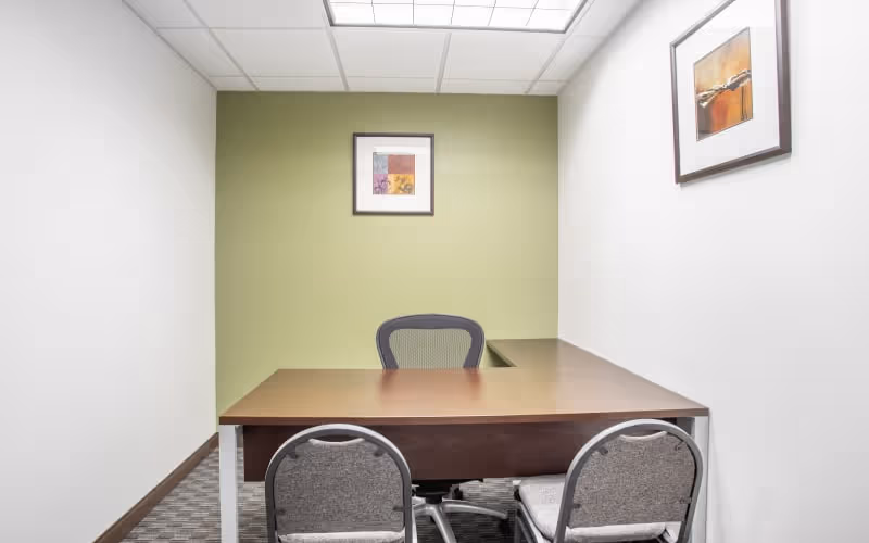 221 N Kansas St, El Paso, 50 DESKS 221 N Kansas St, El Paso image 1