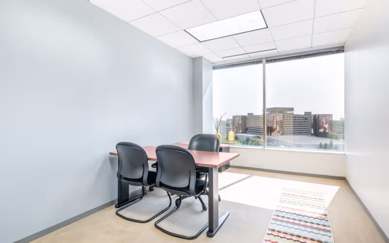 5600 N River Rd, Rosemont, 50 DESKS 5600 N River Rd, Rosemont image 1