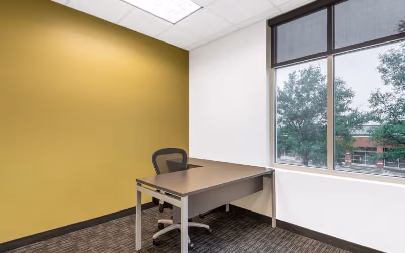 331 E Main Street Downtown, Rock Hill, 50 DESKS 331 E Main Street Downtown, Rock Hill image 1
