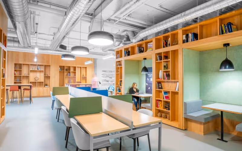 175 Pearl Street, Dumbo, 50 DESKS 175 Pearl Street, Dumbo image 1