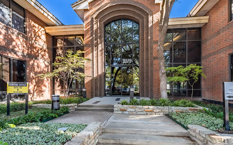 9535 Forest Ln, Dallas, 40 DESKS 9535 Forest Ln, Dallas image 1