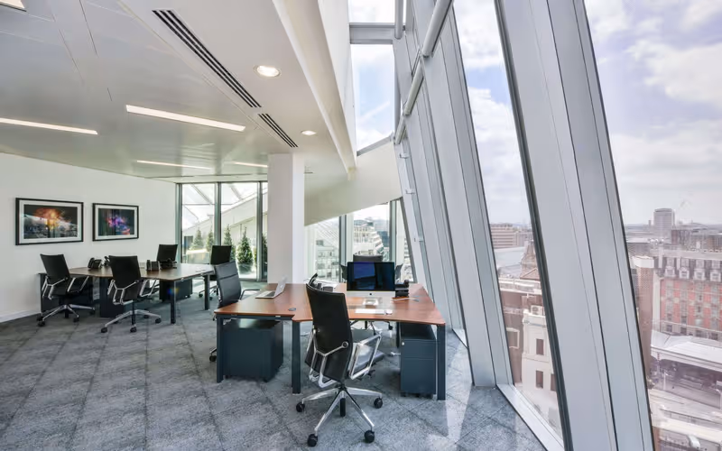 160 Victoria Street, London, 1 DESK 160 Victoria Street, London image 1