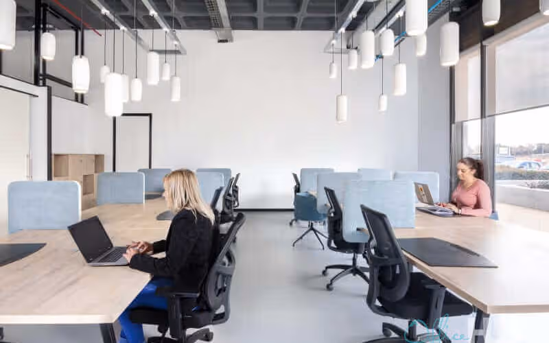 Corner Olivenhoutbosch Road And Jean Avenue, Centurion, 50 DESKS Corner Olivenhoutbosch Road And Jean Avenue, Centurion image 1