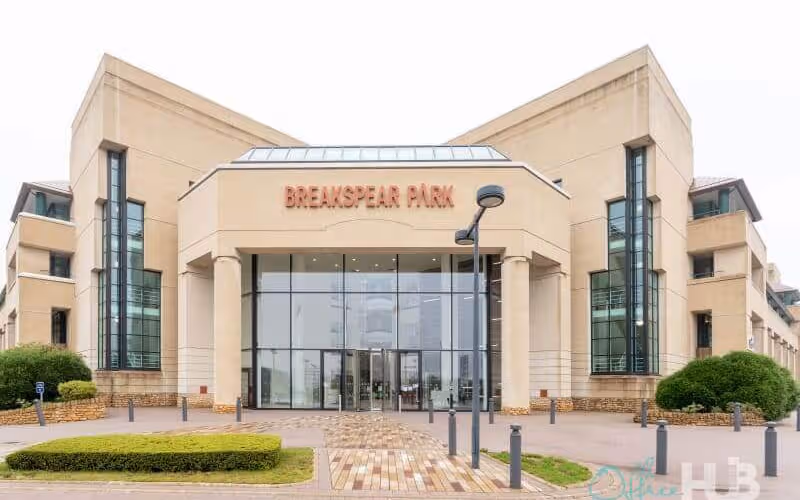 Breakspear Way, Hemel Hempstead, 50 DESKS Breakspear Way, Hemel Hempstead image 1