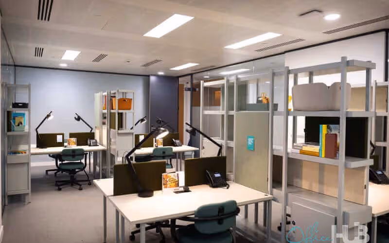 25 Cabot Square, London, 50 DESKS 25 Cabot Square, London image 1