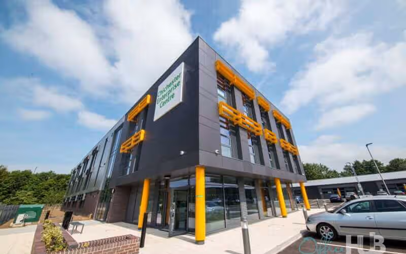 68 Terminus Rd, Chichester, 50 DESKS 68 Terminus Rd, Chichester image 1