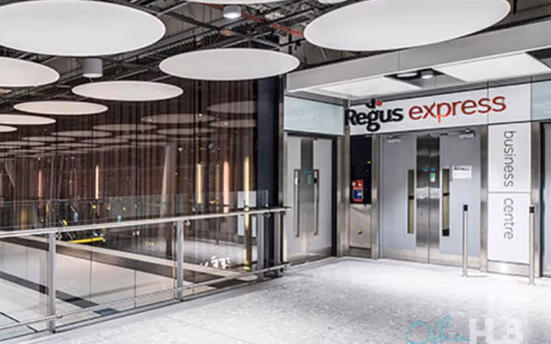 Western Perimeter Road, London, 50 DESKS Western Perimeter Road, London image 1