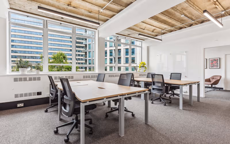 11 Glenthorne Road, Hammersmith, 28 DESKS 11 Glenthorne Road, Hammersmith image 1