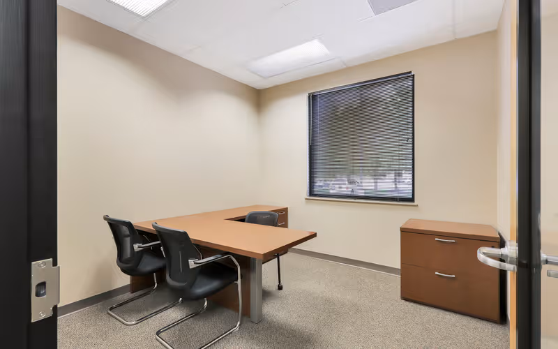 691 Trade Center Blvd, Chesterfield, 1 DESK 691 Trade Center Blvd, Chesterfield image 1