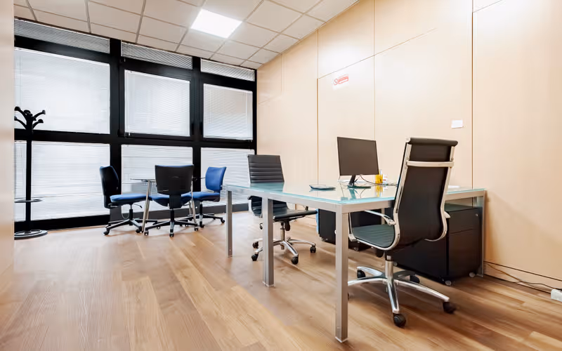 36 Via Privata Colico, Milano, 3 DESKS 36 Via Privata Colico, Milano image 1
