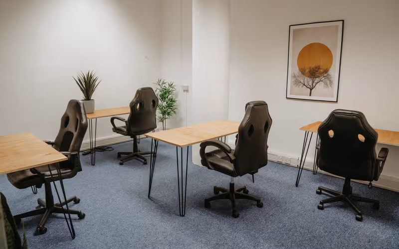 7 High Pavement, Essex, 8 DESKS 7 High Pavement, Essex image 1