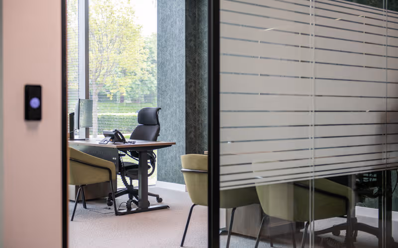 Wellington Way, Surrey, 32 DESKS Wellington Way, Surrey image 1