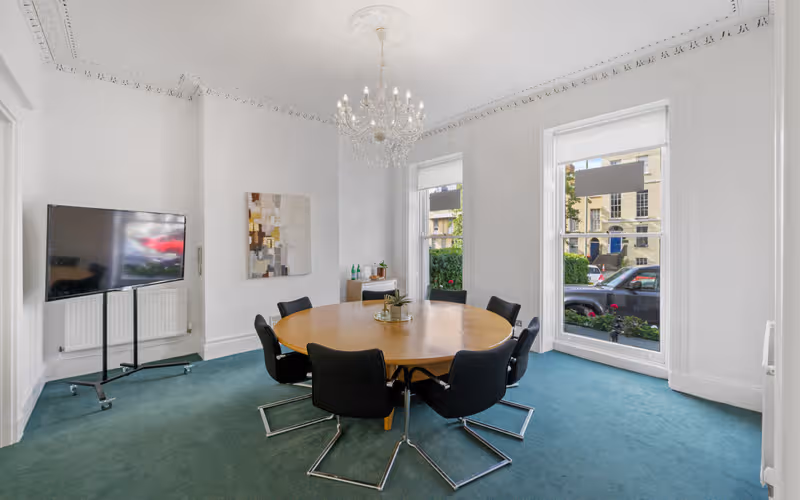 29 Cambray Place, Gloucestershire, 25 DESKS 29 Cambray Place, Gloucestershire image 1
