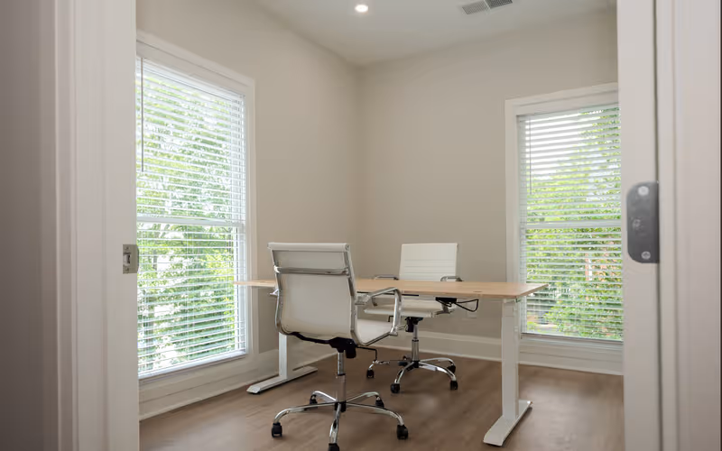 610 Colonial Park Dr, Roswell, 2 DESKS 610 Colonial Park Dr, Roswell image 1