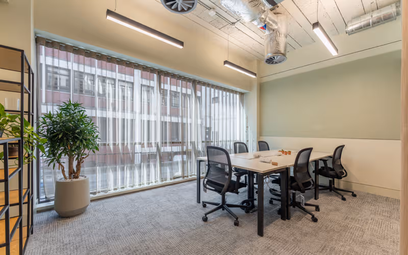 10 South Parade, Leeds, 24 DESKS 10 South Parade, Leeds image 1