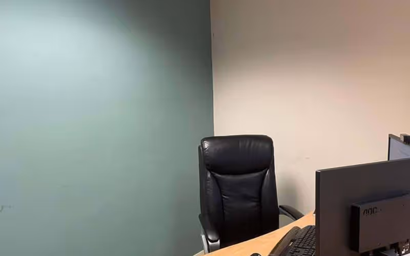 Gemini Business Park, West Yorkshire, 1 DESK Gemini Business Park, West Yorkshire image 1