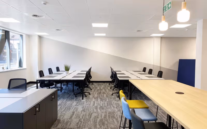 17-23 High Street, Slough, 200 DESKS 17-23 High Street, Slough image 1