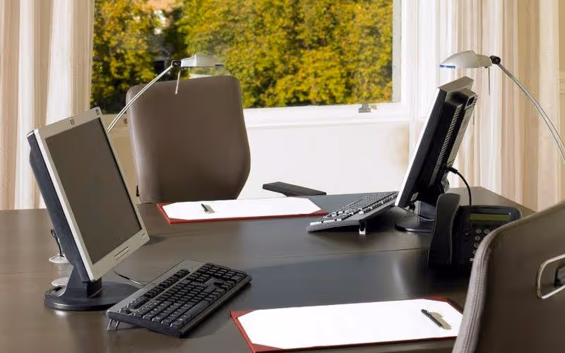 33 Fitzwilliam Square, Dublin, 15 DESKS 33 Fitzwilliam Square, Dublin image 1