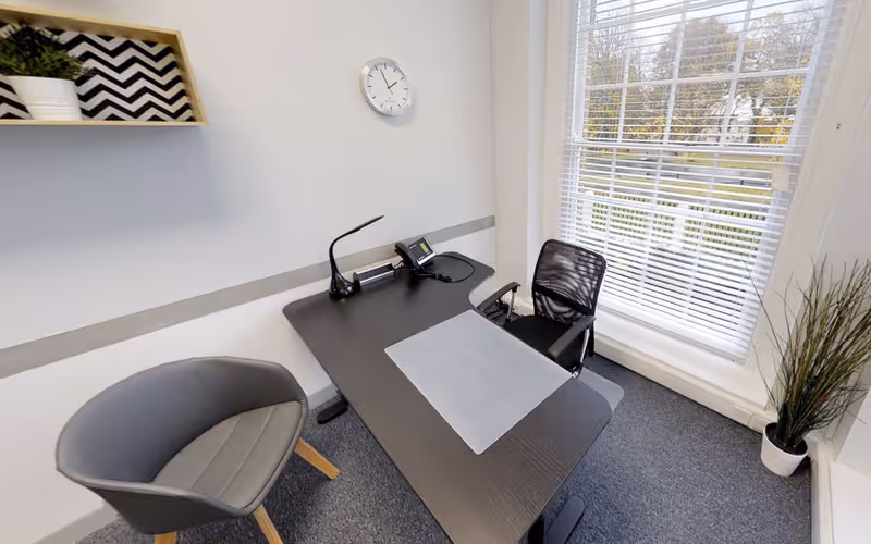 15 Rockstone Place, Southampton, 5 DESKS 15 Rockstone Place, Southampton image 1